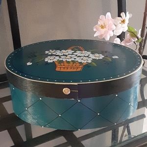 Vintage country wooden box